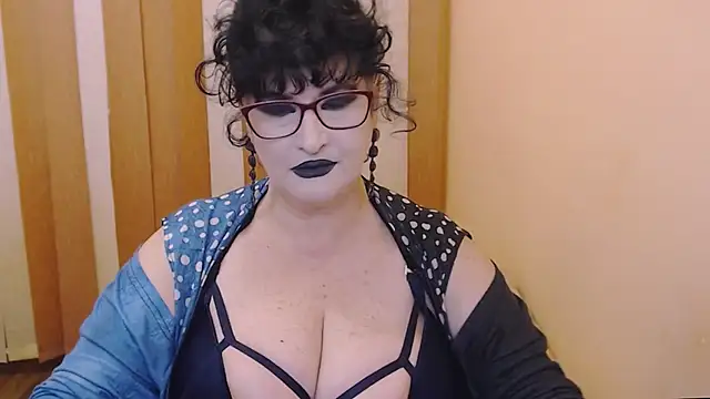 QuuenOfSin online show from 11/09/25, 08:18