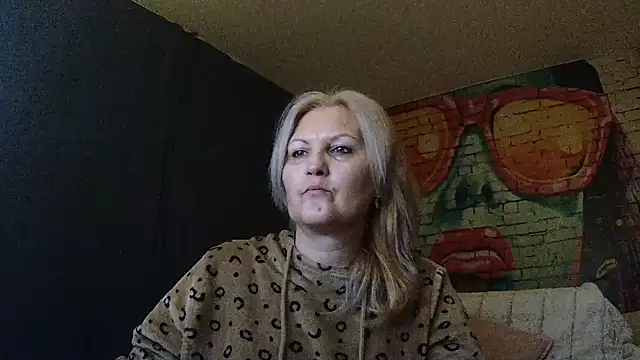 Divineblond online show from 01/21/25, 04:43