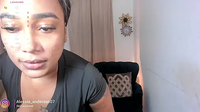 Snapshot of alessia_anderson chatting on 03/11/25, 09:04 alessia anderson online show from 03/11/25, 09:04