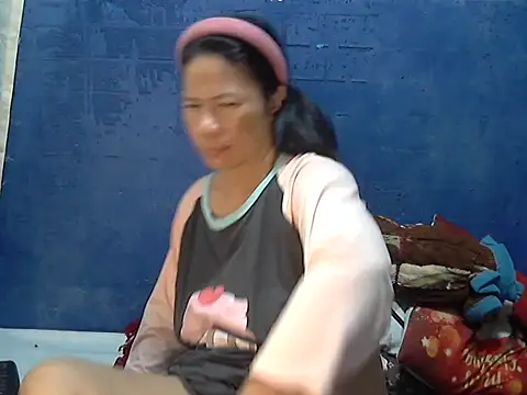 hotchilimom online show from 10/20/25, 12:44