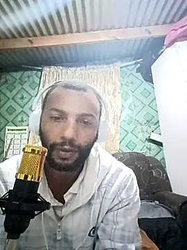 Snapshot of Camodick chatting on 02/14/25, 09:10 Camodick online show from 02/14/25, 09:10