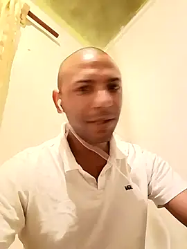 Snapshot of Camodick chatting on 02/16/25, 07:27 Camodick online show from 02/16/25, 07:27