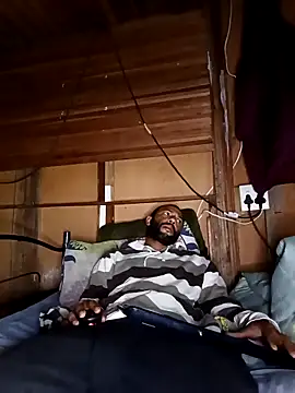 Snapshot of Camodick chatting on 11/20/25, 06:29 Camodick online show from 11/20/25, 06:29