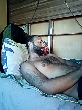 Snapshot of Camodick chatting on 11/22/25, 01:32 Camodick online show from 11/22/25, 01:32