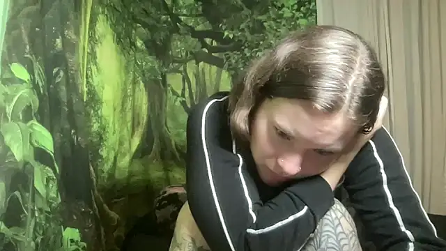 mo0ngoddess online show from 10/28/25, 03:21