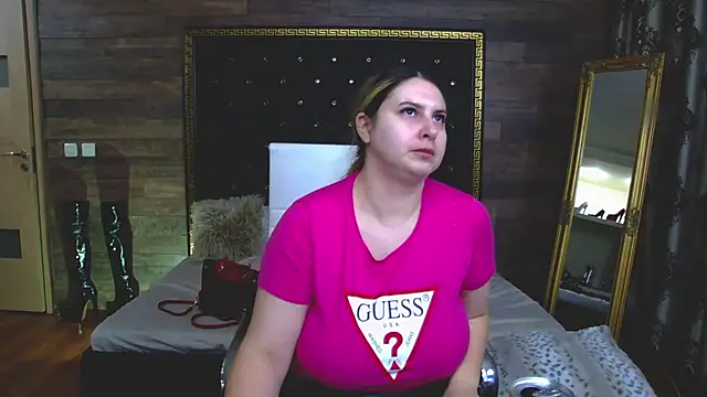 Snapshot of MiraHaze chatting on 01/06/25, 01:30 MiraHaze online show from 01/06/25, 01:30