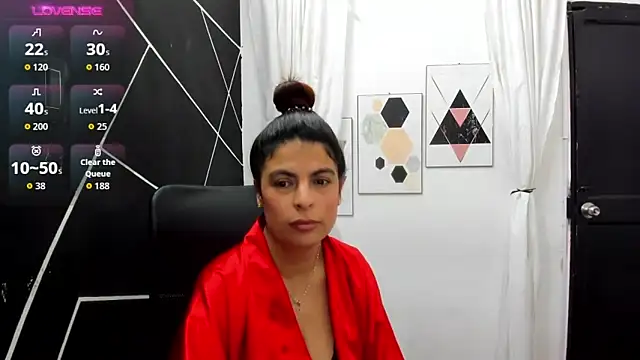 Liz Levo online show from 09/26/25, 01:04