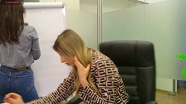 BabesGoWild online show from 02/19/25, 05:16