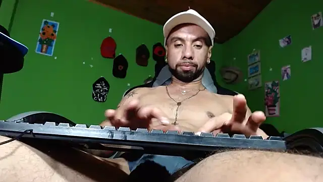 Snapshot of Arian_Pervert chatting on 02/07/25, 03:52 Arian Pervert online show from 02/07/25, 03:52