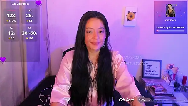 Snapshot of LauraToro_ chatting on 12/07/24, 08:55 LauraToro online show from 12/07/24, 08:55