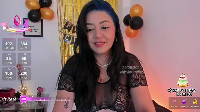 Snapshot of LauraToro_ chatting on 09/29/25, 01:38 LauraToro online show from 09/29/25, 01:38