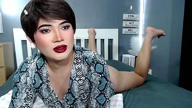 STUCK on YOU  online show from 11/11/25, 07:03