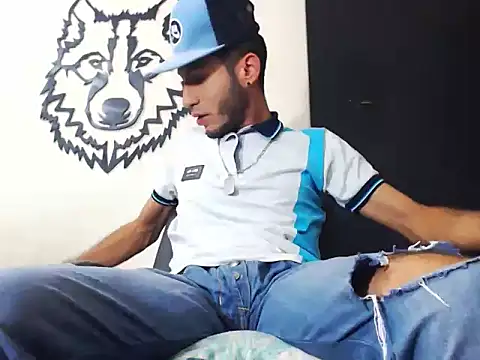 Snapshot of WOLFMONSTERDICK chatting on 12/12/24, 03:32 WOLFMONSTERDICK online show from 12/12/24, 03:32
