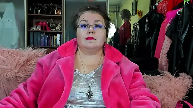 Snapshot of KaryQueen chatting on 02/22/25, 05:02 KaryQueen online show from 02/22/25, 05:02