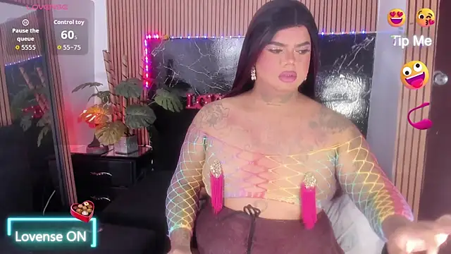 Snapshot of isabelleandbrand chatting on 10/25/25, 02:13 isabelleandbrand online show from 10/25/25, 02:13