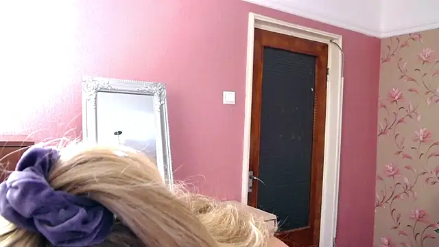 Snapshot of MatureMariah chatting on 01/12/25, 05:03 MatureMariah online show from 01/12/25, 05:03