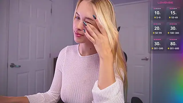 DanikaDillan online show from 12/28/24, 01:29