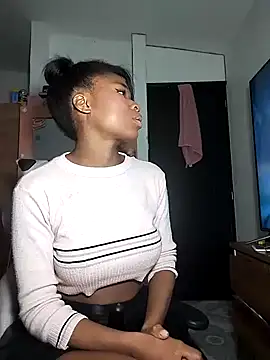 Snapshot of angel_allis chatting on 12/13/24, 04:22 angel allis online show from 12/13/24, 04:22