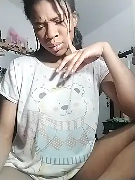 Snapshot of angel_allis chatting on 02/25/25, 03:52 angel allis online show from 02/25/25, 03:52