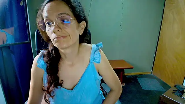 Snapshot of Nattyslave4U chatting on 03/11/25, 09:59 Nattyslave4U online show from 03/11/25, 09:59