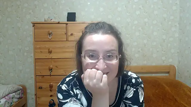 Snapshot of Smart_Rose chatting on 10/05/25, 02:37 Smart Rose online show from 10/05/25, 02:37