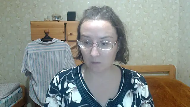 Snapshot of Smart_Rose chatting on 10/14/25, 04:08 Smart Rose online show from 10/14/25, 04:08