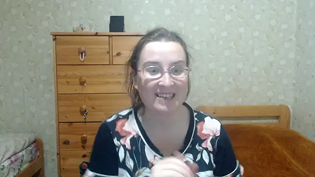 Snapshot of Smart_Rose chatting on 11/06/25, 01:56 Smart Rose online show from 11/06/25, 01:56