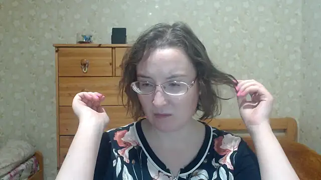 Snapshot of Smart_Rose chatting on 11/09/25, 12:20 Smart Rose online show from 11/09/25, 12:20