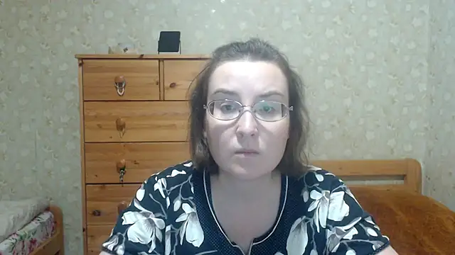 Snapshot of Smart_Rose chatting on 11/16/25, 01:17 Smart Rose online show from 11/16/25, 01:17