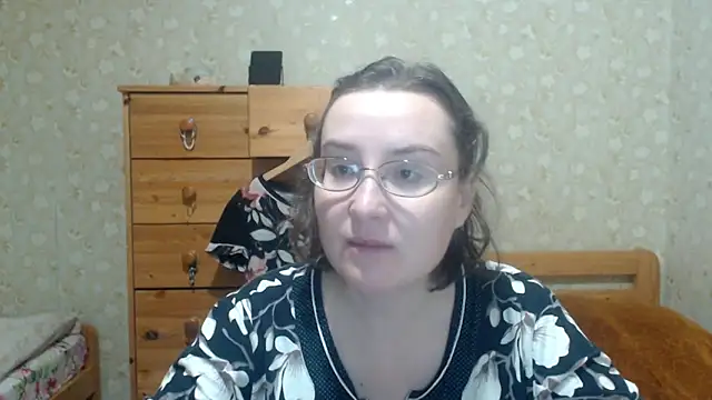 Snapshot of Smart_Rose chatting on 11/17/25, 05:41 Smart Rose online show from 11/17/25, 05:41