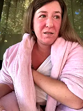 Snapshot of Natali_UA chatting on 10/12/25, 11:42 Natali UA online show from 10/12/25, 11:42