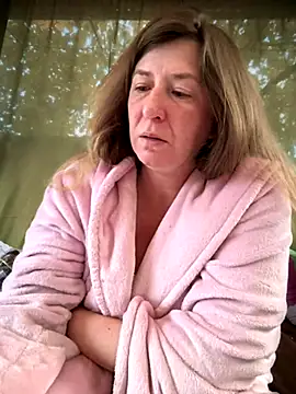 Snapshot of Natali_UA chatting on 10/13/25, 04:45 Natali UA online show from 10/13/25, 04:45