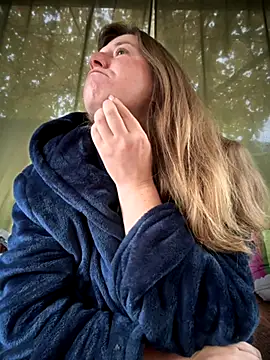 Snapshot of Natali_UA chatting on 10/14/25, 04:57 Natali UA online show from 10/14/25, 04:57