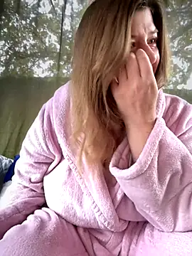 Snapshot of Natali_UA chatting on 10/17/25, 05:54 Natali UA online show from 10/17/25, 05:54