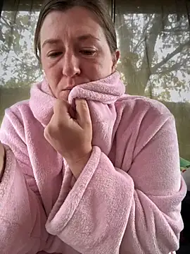 Snapshot of Natali_UA chatting on 10/19/25, 06:14 Natali UA online show from 10/19/25, 06:14