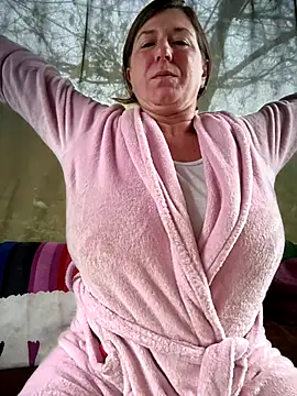 Snapshot of Natali_UA chatting on 10/23/25, 04:56 Natali UA online show from 10/23/25, 04:56