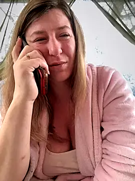 Snapshot of Natali_UA chatting on 10/25/25, 06:32 Natali UA online show from 10/25/25, 06:32