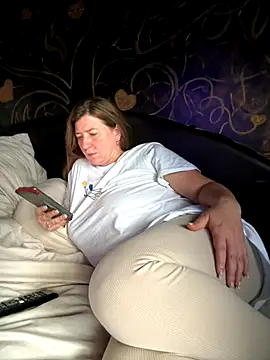 Snapshot of Natali_UA chatting on 10/27/25, 06:50 Natali UA online show from 10/27/25, 06:50