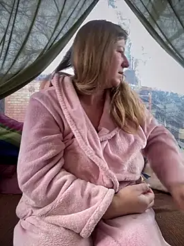 Snapshot of Natali_UA chatting on 11/14/25, 06:23 Natali UA online show from 11/14/25, 06:23