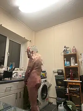 Snapshot of Lancsgaz chatting on 11/21/25, 05:22 Lancsgaz online show from 11/21/25, 05:22