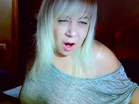 Snapshot of AgoniA7 chatting on 11/02/25, 03:20 AgoniA7 online show from 11/02/25, 03:20