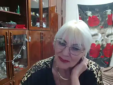 Snapshot of JenaCheim chatting on 12/13/24, 10:13 JenaCheim online show from 12/13/24, 10:13
