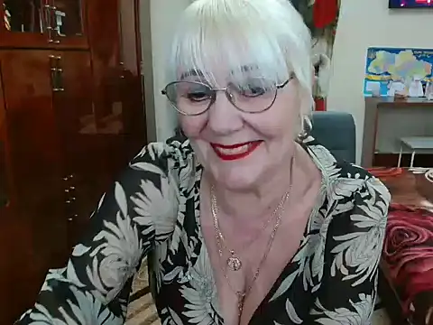 Snapshot of JenaCheim chatting on 02/17/25, 06:31 JenaCheim online show from 02/17/25, 06:31