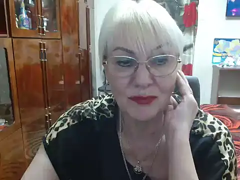 Snapshot of JenaCheim chatting on 03/04/25, 08:05 JenaCheim online show from 03/04/25, 08:05