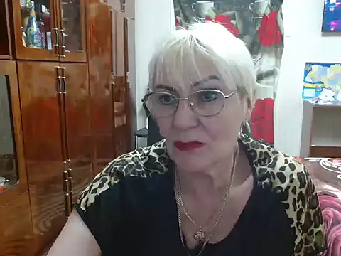 Snapshot of JenaCheim chatting on 03/07/25, 08:33 JenaCheim online show from 03/07/25, 08:33