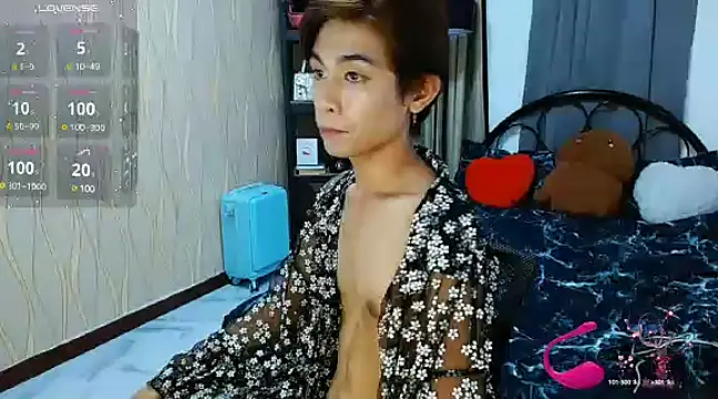 Snapshot of WildestTwink chatting on 12/06/24, 01:33 WildestTwink online show from 12/06/24, 01:33
