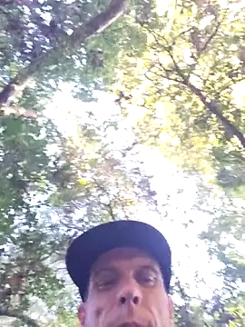 Snapshot of 415cali925 chatting on 10/21/25, 12:00 415cali925 online show from 10/21/25, 12:00