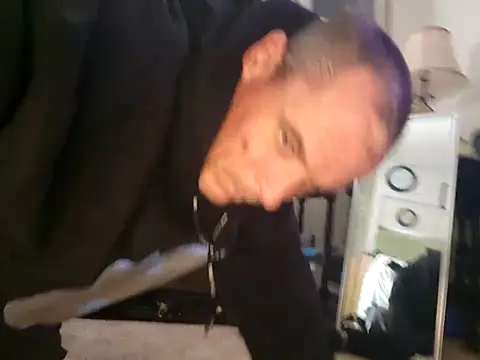 Snapshot of 415cali925 chatting on 10/23/25, 04:17 415cali925 online show from 10/23/25, 04:17