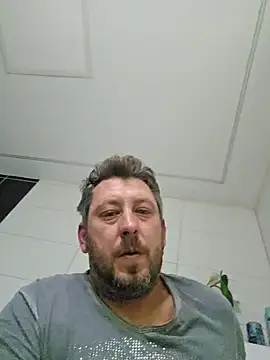 Snapshot of ktmtom247 chatting on 10/15/25, 03:12 ktmtom247 online show from 10/15/25, 03:12