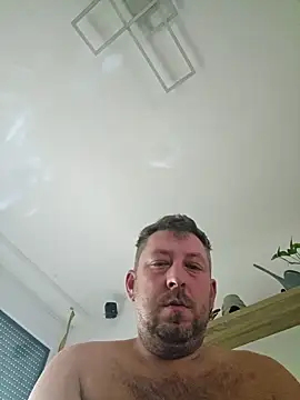 Snapshot of ktmtom247 chatting on 10/25/25, 06:43 ktmtom247 online show from 10/25/25, 06:43